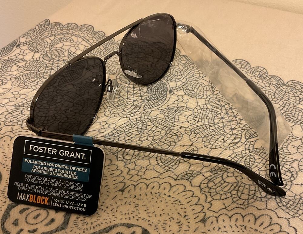NWT Foster Grant Polarized Maxblock Sunglasses GRAY Aviator Maxblock